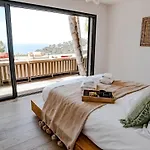 Contemporary With Sea View In Holiday home