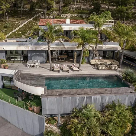 Hébergement de vacances Contemporary With Sea View In