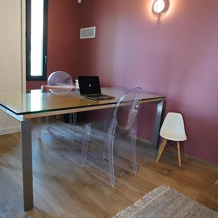 Contemporary With Sea View In Hébergement de vacances *