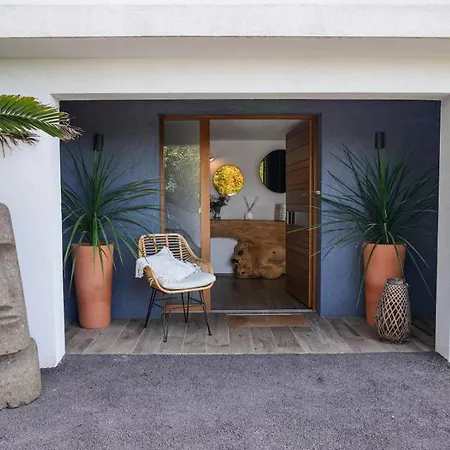 Contemporary With Sea View In Hébergement de vacances Hyères