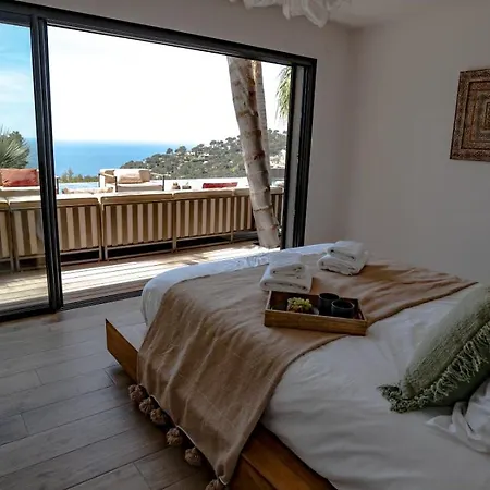 Contemporary With Sea View In