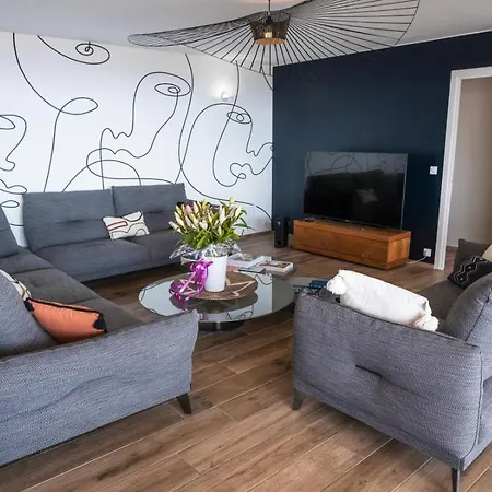 Contemporary With Sea View In Hébergement de vacances Hyères