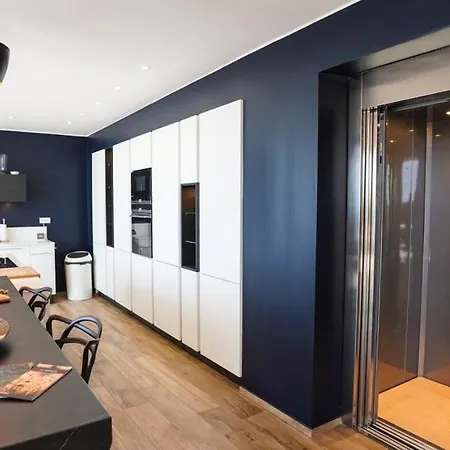 Contemporary With Sea View In Prázdninový dům