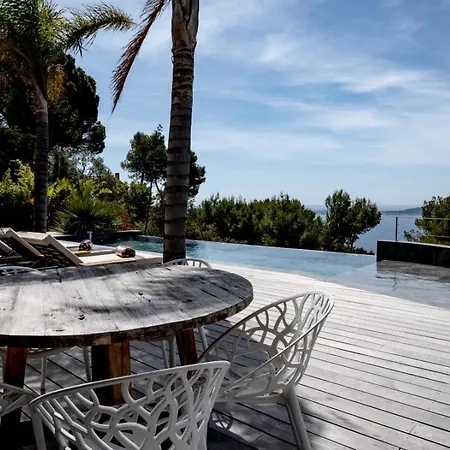 Contemporary With Sea View In