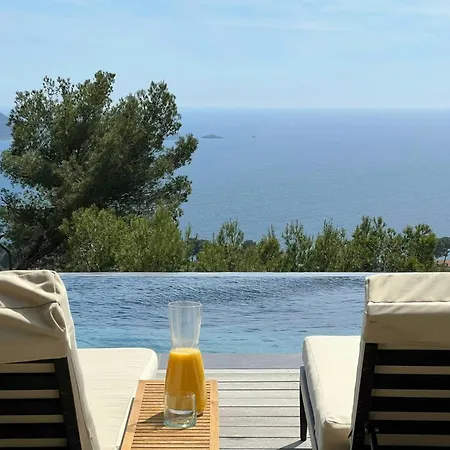 Contemporary With Sea View In Hyères