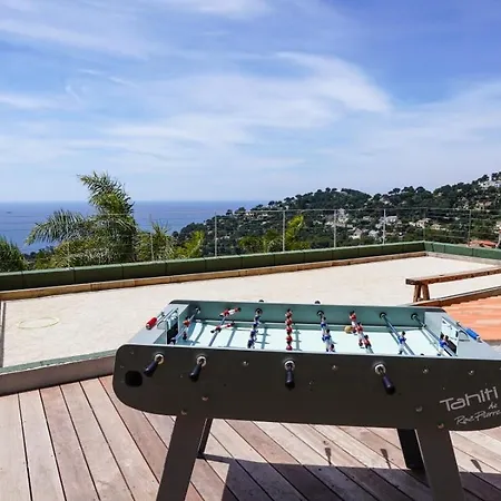 Contemporary With Sea View In Hyères