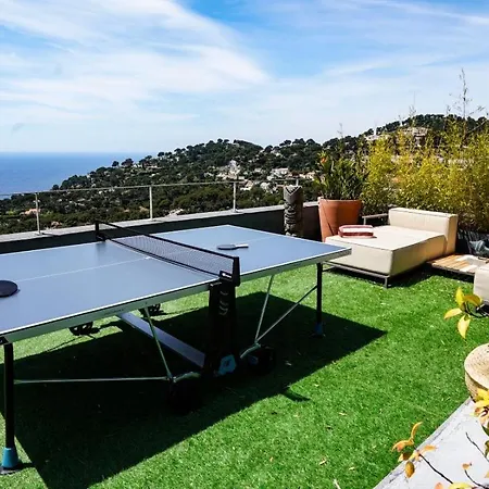 Contemporary With Sea View In Hyères