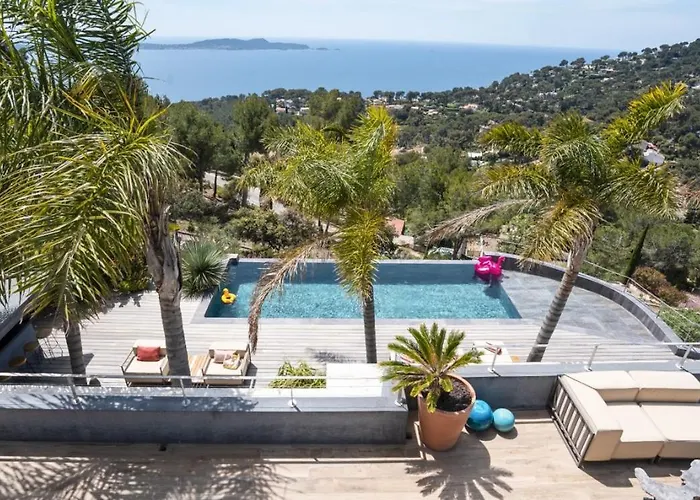 Contemporary With Sea View In Hyères