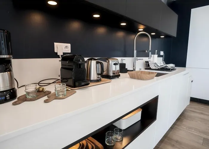 Contemporary With Sea View In Feriehus