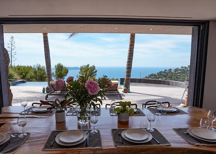 Сasa de vacaciones Contemporary With Sea View In Hyères