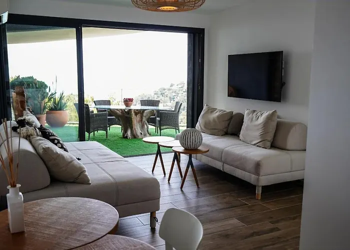 Contemporary With Sea View In *