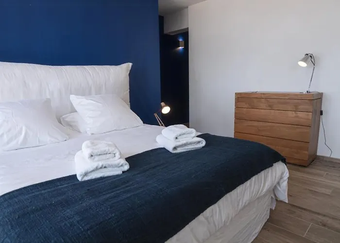 Feriehus Contemporary With Sea View In Hyères