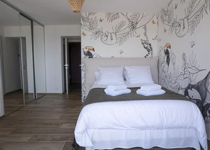 Feriehus Contemporary With Sea View In Hyères