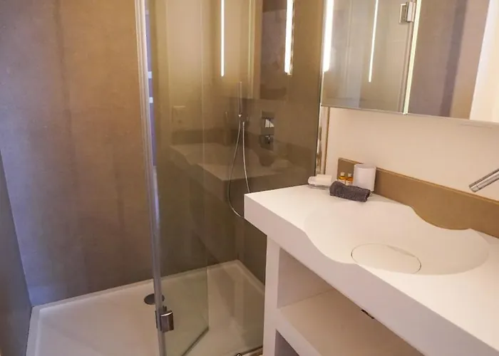 Contemporary With Sea View In Сasa de vacaciones *