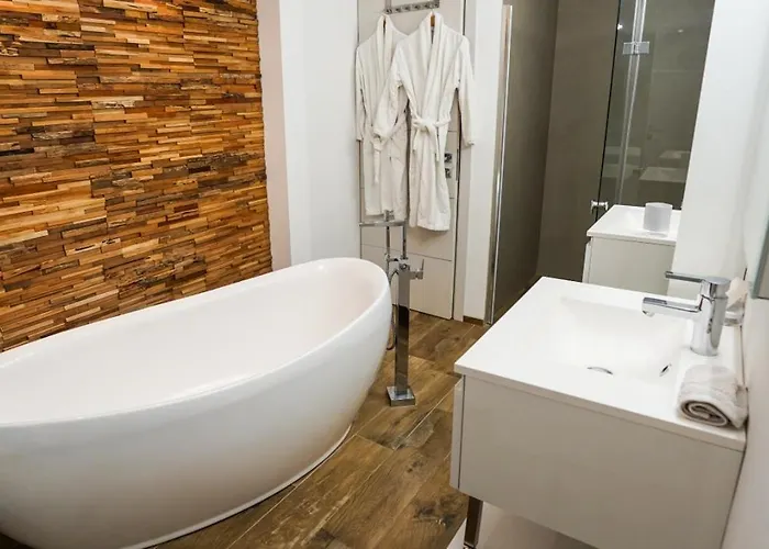 Contemporary With Sea View In Hyères