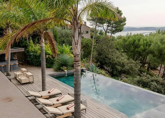 Contemporary With Sea View In Feriehus Hyères