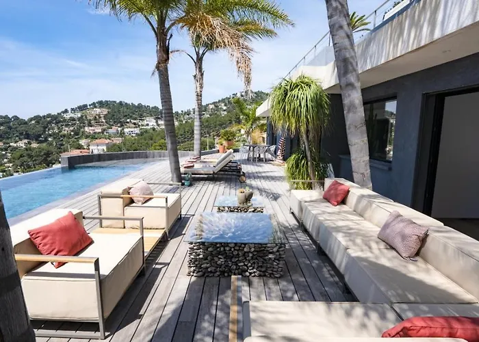 Contemporary With Sea View In Feriehus