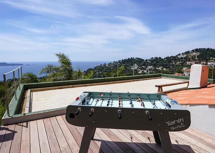 Contemporary With Sea View In Hyères